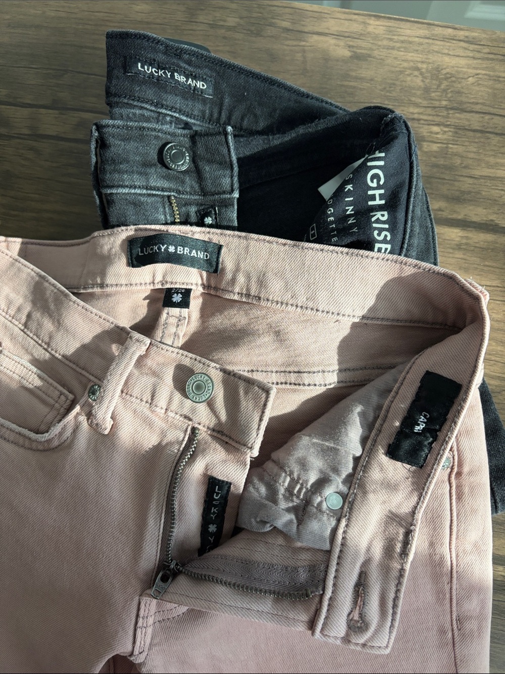 Lucky Brand High-Rise Skinny in Black & Capri in dusty pink